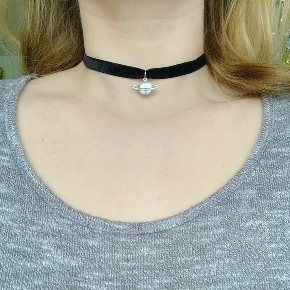 Black Velvet Saturn Choker🌌 - Picture 2 of 4